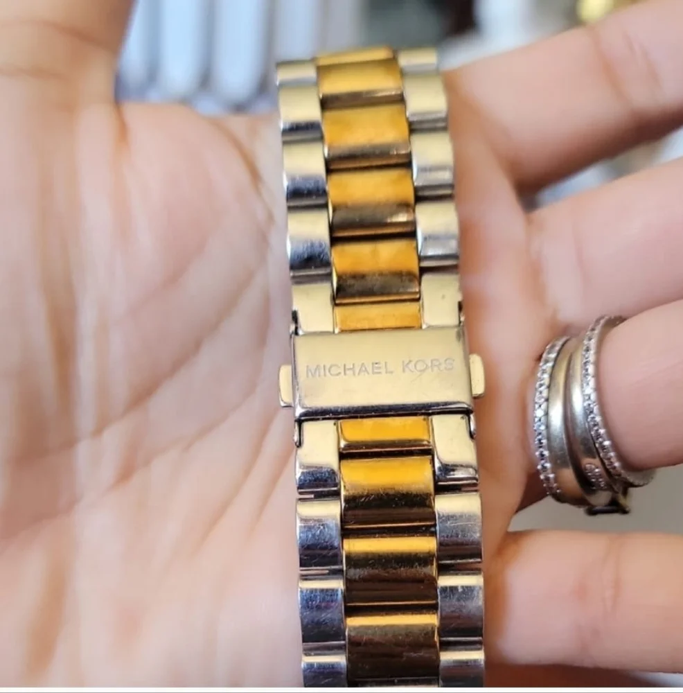 Michael Kors Gold and Silver Watch - Picture 4 of 7